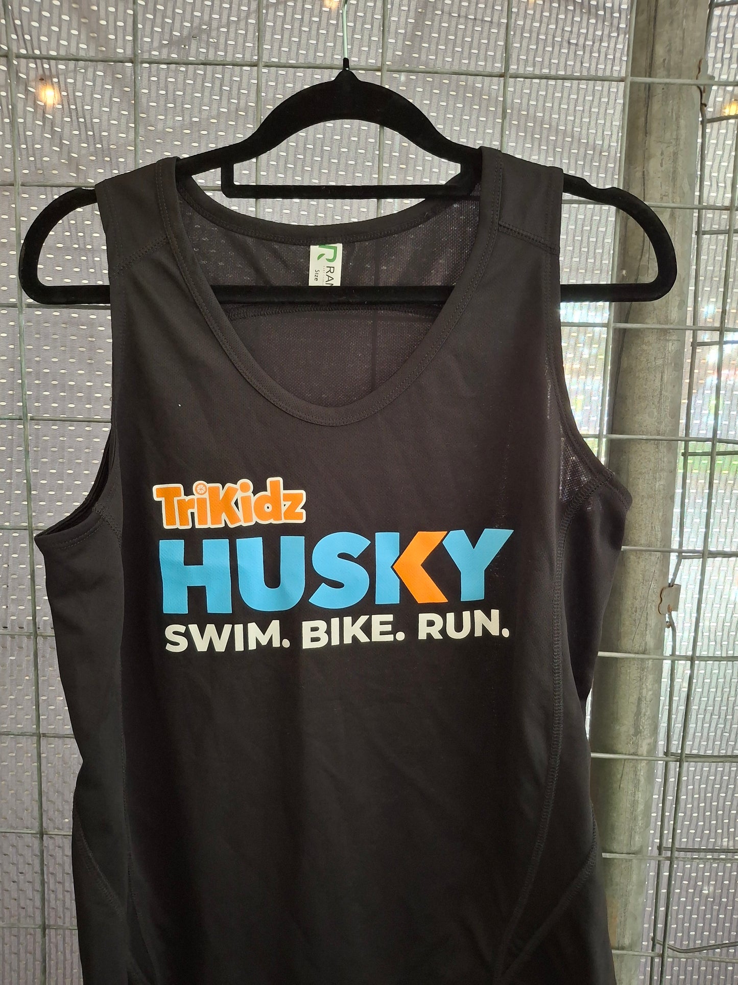 Tri Kidz singlet- black or white assorted sizes