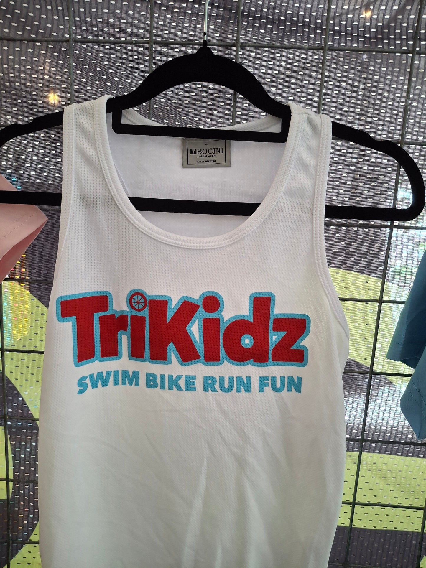 Tri Kidz singlet- black or white assorted sizes